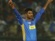 என்னா அடி..! மரண மாஸ்..! 39 பந்துகளில் சதம், 13 சிக்ஸ், 8 விக்..! டி 20ல் சாதித்த ஐபிஎல் வீரர்