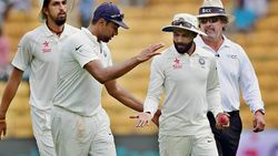 அவரு யாரு..! எப்பேர்ப்பட்ட பவுலரு..! அவரை போயி இப்படி பண்ணிட்டீங்களே..! முன்னாள் கேப்டன் புலம்பல்