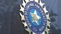 டாப் ஆர்டர் ஸ்டிராங்கா இருக்கே..! அப்புறம் எதுக்கு 4ம் நம்பர் வீரர்..! பிசிசிஐயை கழுவிய அந்த நாயகன்