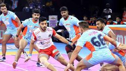 PKL 2019 : முதல் பாதியில் டாப் கியரை போட்டுத் தூக்கிய பெங்கால் வாரியர்ஸ்.. ஹரியானாவை வீழ்த்தியது!