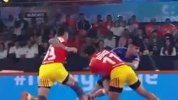 PKL 2019 : முட்டி மோதியும் முடியலை.. குஜராத் சோகம்.. பாதி போட்டியிலேயே சோலியை முடித்த டெல்லி!