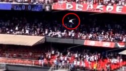 WATCH: 40 அடி உயர கேலரி..! தலைகீழாக விழுந்த சிறுமி..! அப்புறம் நடந்த அதிர்ச்சி சம்பவம்..? வீடியோ