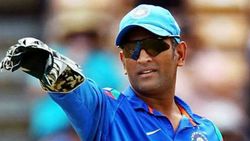 தோனியை இனிமே டீம்ல சேர்க்க இது ஒண்ணுதான் வழி…! ஆனா, இவங்க 2 பேரும் மனசு வைக்கணும்…!