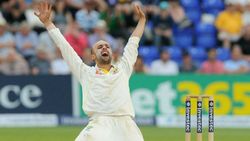 இப்படி ஏமாத்திப்புட்டீங்களே சச்சின்..! எல்லாமே தவிடு பொடியாகிடுச்சே...! ரசிகர்கள் புலம்பல்