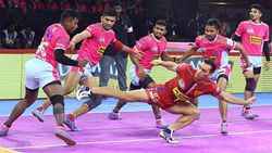 PKL 2019 : மீண்டும் மிரட்டிய நவீன் குமார்.. கடைசி நிமிடத்தில் ஜெய்ப்பூரை வீழ்த்திய டெல்லி!