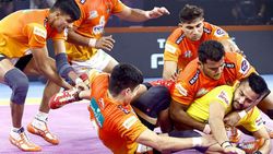 PKL 2019 : முதல் பாதியில் வேடிக்கை பார்த்து கோட்டை விட்ட குஜராத்.. புனேரி பல்தான் அசத்தல் வெற்றி!