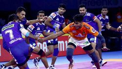 PKL 2019 : விகாஸ் காண்டோலா மிரட்டல் ரெய்டு.. பெரிதாக வென்ற ஹரியானா.. கந்தலான புனேரி!