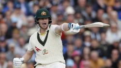 சுத்த வேஸ்ட்.. ஸ்டீவ் ஸ்மித் இரட்டை சதம் அடிக்கும் வரை நின்று வேடிக்கை பார்த்து கதறிய இங்கிலாந்து!