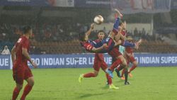 வெற்றியும் கிடையாது.. தோல்வியும் கிடையாது.. பெங்களூரு – நார்த் ஈஸ்ட் போட்டி சமனில் முடிந்தது!