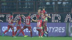 ISL 2019 - 20 : ஜாம்ஷெட்பூர் அபார வெற்றி.. 3 கோல் அடித்து அசத்தல்.. ஹைதராபாத் அணியை வீழ்த்தியது!