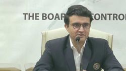 தோனிக்கு மரியாதை.. கோலிக்கு ஆதரவு.. யோசிக்காமல் பரபர பதில் சொன்ன தலைவர் கங்குலி!