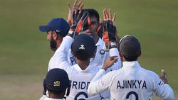 தண்ணி காட்டிய 2 வீரர்கள்.. வேற வழியே இல்லாமல் ரோஹித்தை அழைத்த கோலி.. என்ன ஆச்சு?