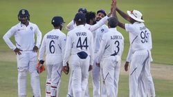 கேப்டன் கோலி செய்த தவறு.. கையை மீறிப் போன முதல் இன்னிங்க்ஸ்.. அந்த ஒரு வீரர் தான் காரணம்!