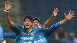 மரண அடி.. இந்த 4 ஓவரை வாழ்க்கையில் மறக்கவே முடியாது.. இலங்கை வீரருக்கு சேர்ந்த கதி.. ஆஸி வெறித்தனம்!