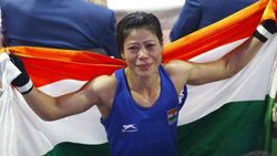 உலக சாம்பியன்ஷிப்பில் வெண்கலம் வென்ற மேரி கோம்.. அரையிறுதியில் தோல்வி.. ஆனாலும் உலக சாதனை!