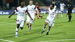 இங்கே கால்பந்து வெறும் விளையாட்டல்ல.. அது தான் வாழ்க்கை.. நார்த் ஈஸ்ட் யுனைட்டெட் அணியின் கதை!