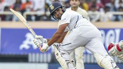 ரோஹித் அடித்த “சேவாக்” ஷாட்.. உணர்ச்சிவசப்பட்ட ரசிகர்கள்.. உடைந்து நொறுங்கிய சாதனைகள்!