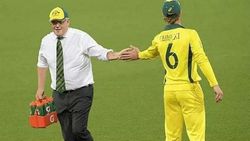 இதுவரைக்கும் இப்படி நடந்ததே இல்லை.. களத்தில் இறங்கிய ஆஸி. பிரதமர்.. இன்ப அதிர்ச்சியில் வீரர்கள்!