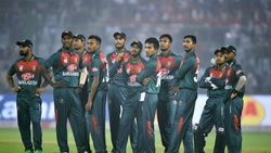 அந்த 2 வங்கதேச வீரர்களுக்கு என்ன நடந்தது? மூடி மறைக்கப்பட்ட மர்மம்.. நன்றி சொல்லி சமாளித்த கங்குலி!