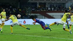 ISL 2019-20 : கோட்டை விட்ட கேரளா பிளாஸ்டர்ஸ்.. பெங்களூரு அணி அபார வெற்றி!!