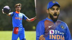 செம ரெக்கார்டு.. கேப்டன் கோலியின் 10 ஆண்டு சாதனையை தகர்த்து எறிந்த 20 வயது இளம் வீரர்!