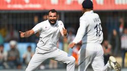 சிறுத்தை மாதிரி வேட்டையாடுறார்.. உலகத்திலேயே இவர் தான் பெஸ்ட்.. இந்திய வீரருக்கு குவியும் பாராட்டு!