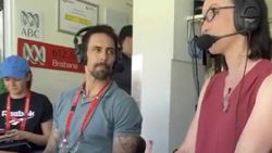 இந்திய டாக்சி டிரைவருடன் இந்திய உணவகத்தில் சாப்பிட்ட பாகிஸ்தான் வீரர்கள்!