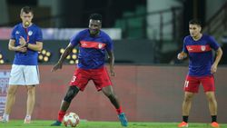 தோல்வியே சந்திக்காத நார்த் ஈஸ்ட் அணி.. சமாளிக்குமா மும்பை சிட்டி அணி? பரபர ஐஎஸ்எல் மோதல்!