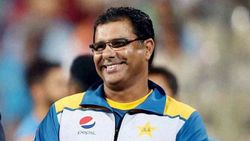 பஸ்ஸூக்கு அடியில் மிஸ்பா.. டீமை எடுத்த வக்கார் யூனிஸ்.. பாக். முன்னாள் கோச் விளாசல்!