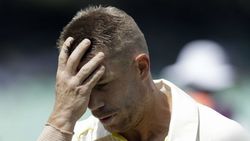 வார்னர் என்ன பண்ணாரு தெரியுமா? சர்ச்சை கிளப்பிய இங்கிலாந்து வீரர்.. பொங்கி எழுந்த ஆஸி. கேப்டன்!