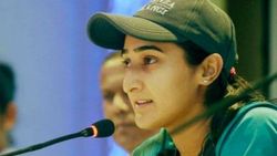 டி20 உலகக்கோப்பைக்கு நாங்க ரெடி.. புதிய பயிற்சியாளர், கேப்டனை அறிவித்த பாகிஸ்தான் மகளிர் அணி!