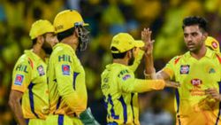 இவரை வைச்சுகிட்டு என்ன பண்றது? ஏலத்தில் சிஎஸ்கே வாங்கிய அந்த வீரர்.. அதிர்ச்சியில் ரசிகர்கள்!