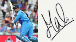 183 ஆட்டோகிராப் வாங்காம விடமாட்டேன்.. இன்னும் 30தான் பாக்கி.. தோனி ரசிகரின் அன்புத் தொல்லை!