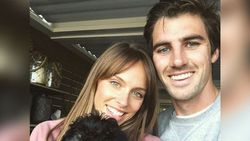 பாட் கமின்சின் ஐபிஎல் செக்கை வைத்து அதிக பொம்மைகள் வாங்க அவரது காதலி விருப்பம்