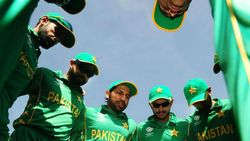 இப்படி ஒரு சம்பவம் நடந்து 10 வருஷம் ஆச்சு.. பாக். செம குஷி.. இலங்கை வீரர்களுக்கு பலத்த பாதுகாப்பு!