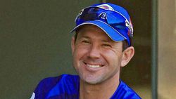 அஸ்வின், ஜடேஜா அதுக்கு சரிப்பட்டு வரமாட்டாங்க.. நொண்டி சாக்கு சொல்லி மட்டம் தட்டிப் பேசிய பாண்டிங்!