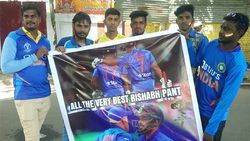 தோனி ரசிகர்கள் செய்த அந்த செயல்.. போட்டியில் நடந்த நெகிழ வைக்கும் சம்பவம்!