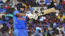 என்ன திட்டு திட்டுனீங்க? இப்ப பேசுங்க பார்ப்போம்.. செம பதிலடி கொடுத்த இளம் வீரர்!