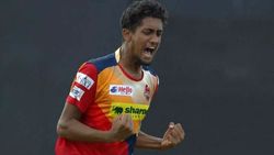 யாருப்பா இந்த தம்பி? பிடிச்சு டீம்ல போடுங்க.. இளம் தமிழக வீரருக்கு திடீர் மவுசு!