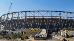 உலகின் மிகப்பெரிய கிரிக்கெட் ஸ்டேடியம்.. பிரம்மாண்டமான முதல் போட்டி.. பிசிசிஐ மெகா திட்டம்!