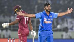 பிளந்து கட்டிய சிஎஸ்கே வீரர்.. சின்னக் குழந்தை போல எகிறி குதித்து வெறித்தனமாக கொண்டாடிய கோலி!