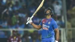 ராபின் உத்தப்பா செய்த அதே சாதனை.. அரைசதம் அடித்து மிரட்டிய இளம் வீரர்!