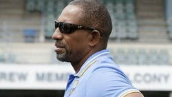 விராட் கோலியை அவுட் ஆக்குவது எப்படி.. வீரர்களுக்கு நையாண்டி பாடம் எடுத்த வெஸ்ட் இண்டீஸ் கோச்