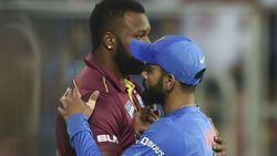 இதுவரைக்கும் இப்படி நடந்ததே இல்லையாம்.. அப்படி ஒரு படுமோசமான ரெக்கார்டு செய்த கோலி - பொல்லார்டு!