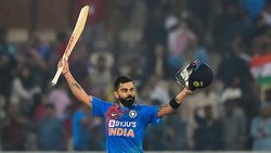 இந்தா வந்துட்டேன்.. 13 சிக்ஸர்கள்.. மூன்றே போட்டிகளில் டி20 அரங்கை அதிர வைத்த கோலி!