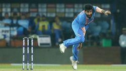 காதல் பண்ண விடுங்கப்பா.. புதுமாப்பிளனுகூட பாக்கல.. பும்ராவை பங்கம் செய்த நீஷம்.. வைரலாகும் பதிவு!