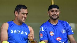 தோனி மறுபடியும் விளையாடுவாரா.. எனக்கு நம்பிக்கையே இல்லை.. என்ன இப்படி சொல்லிட்டாரு பஜ்ஜி!