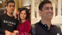 பார்ரா.. வெட்கமெல்லாம் வருது.. கன்னம் சிவக்குது.. வம்பிழுத்த சாக்ஷி.. வெட்கப்பட்ட தல!