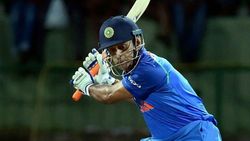 தப்பு செஞ்சுட்டேன்.. இதயத்தை நொறுக்கிய உலகக்கோப்பை சம்பவம்.. வேதனையில் இருக்கும் தோனி!