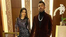 நடிகையுடன் காதல்.. ஒப்புக் கொண்ட ஹர்திக் பண்டியா! அட.. “அரிமா நம்பி” படத்தில் வர்றவங்க தானே இது!!